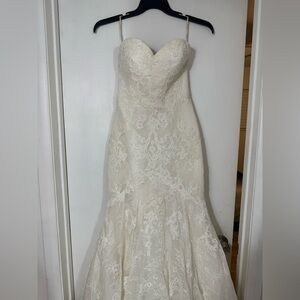 Pronovias bride dress elegant Lace Strapless Gown